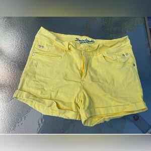 Denim Republic  Stretchy women’s size 19/20 yellow denim shorts EUC